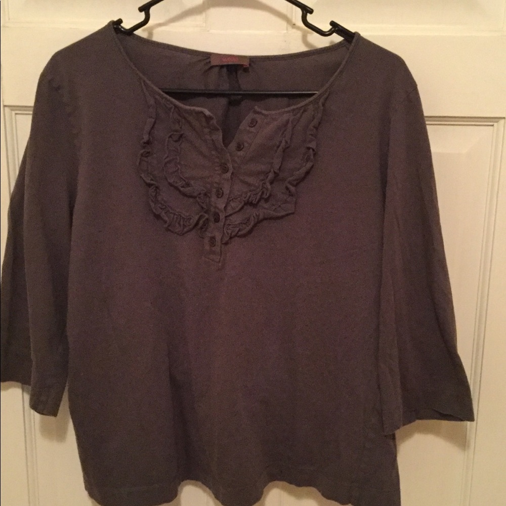 Wrap XL  Henley shirt with cute ruffle details